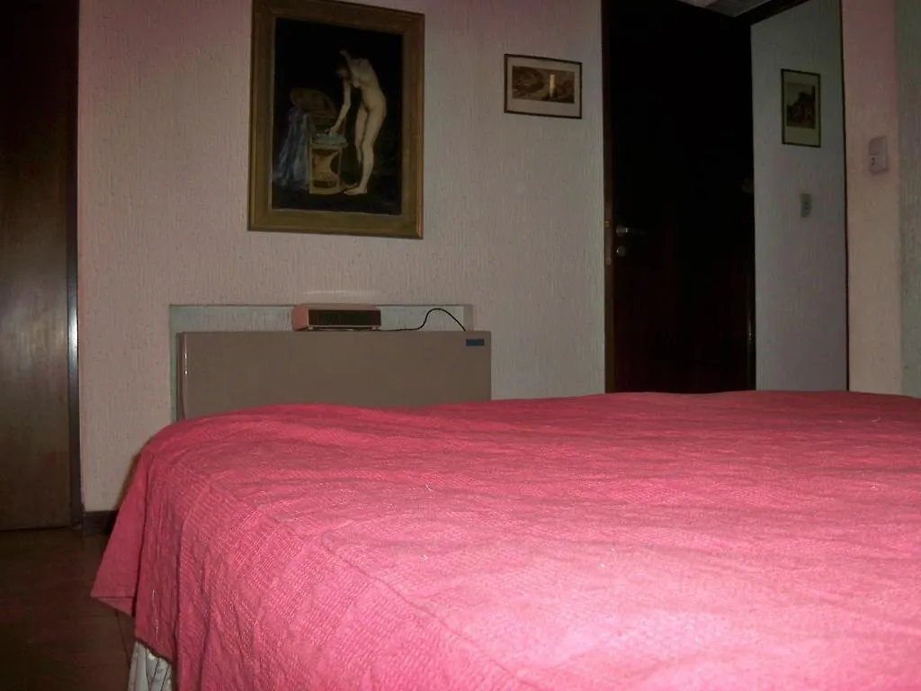 Mi Casa Guest House Mendoza 2*,  Argentina